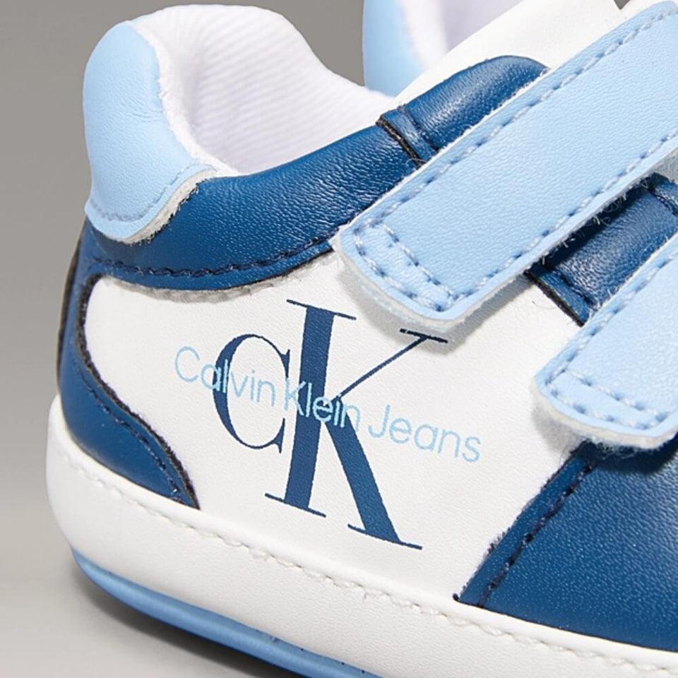 Waarom baby sneakers een must-have zijn voor elke mini garderobe