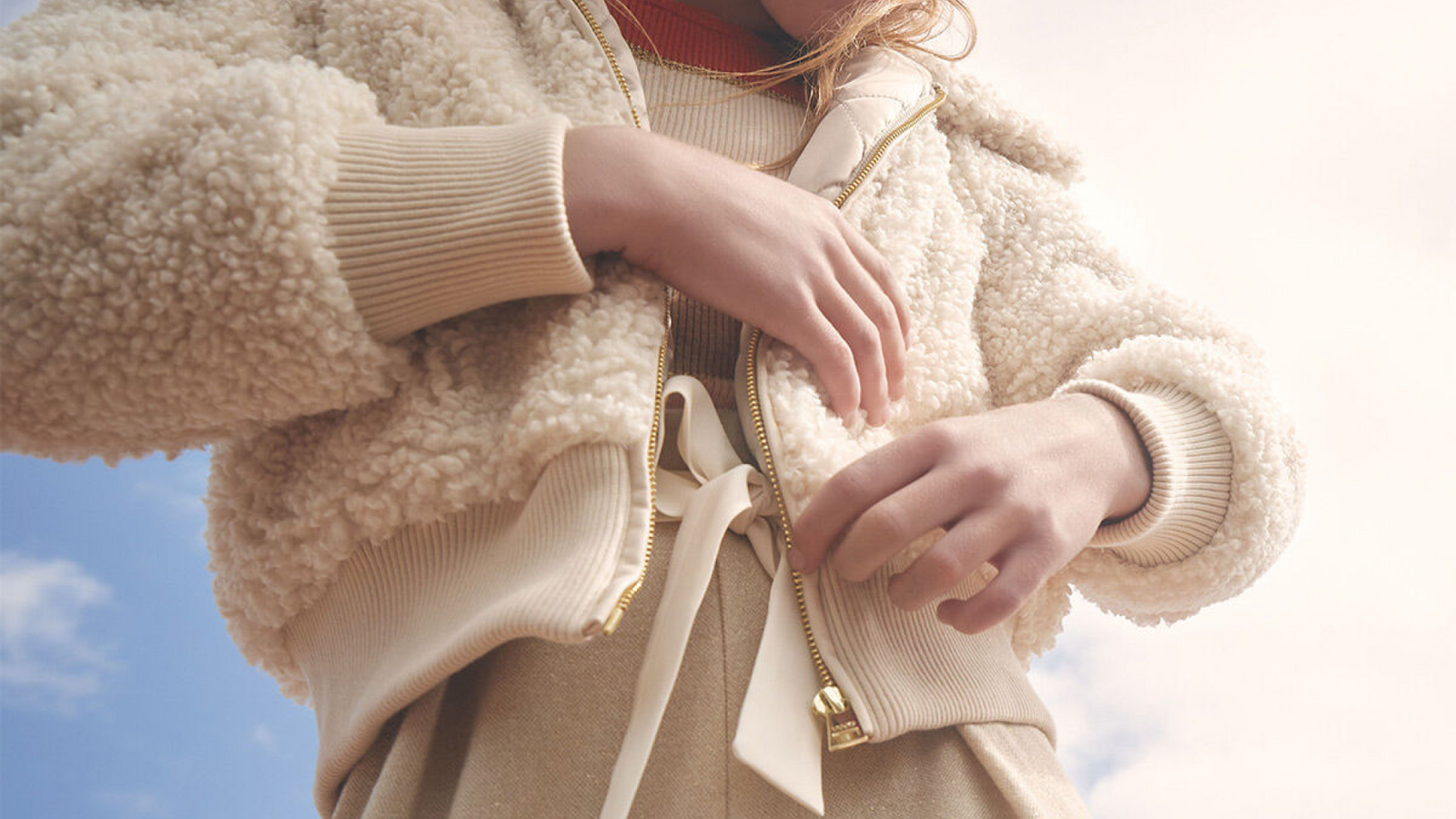 You can combine beige with almost any color, so it's ideal!