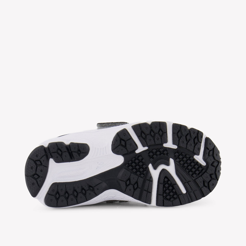 New Balance Unisex Sneakers  Silver