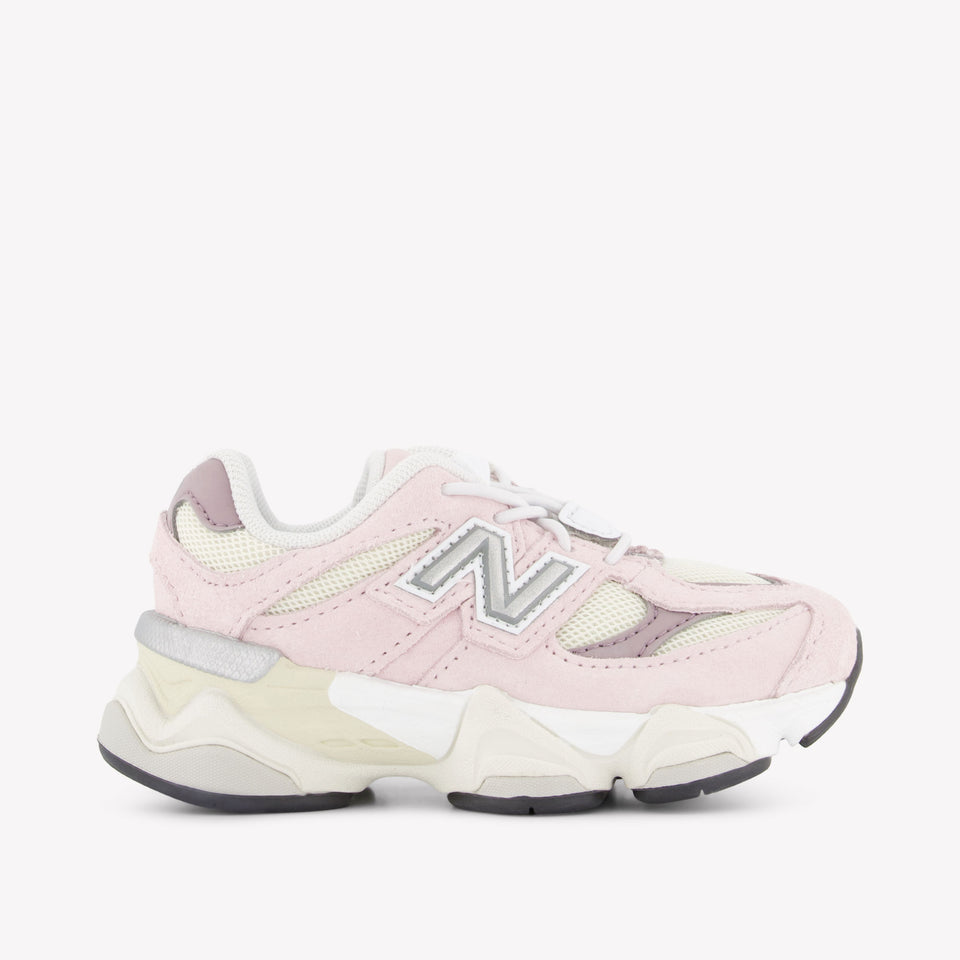 New Balance IV9060 Balance Unisex Sneakers in Licht Roze