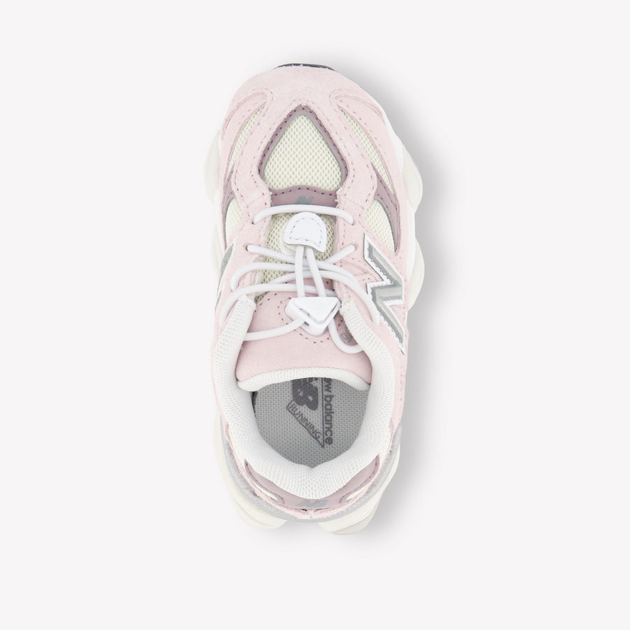 New Balance IV9060 Unisex Sneakers in Licht Roze