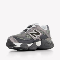 New Balance I9060 Unisex Sneakers in Donker Grijs