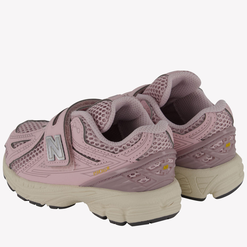 New Balance 1906 Unisex Sneakers in Light Pink