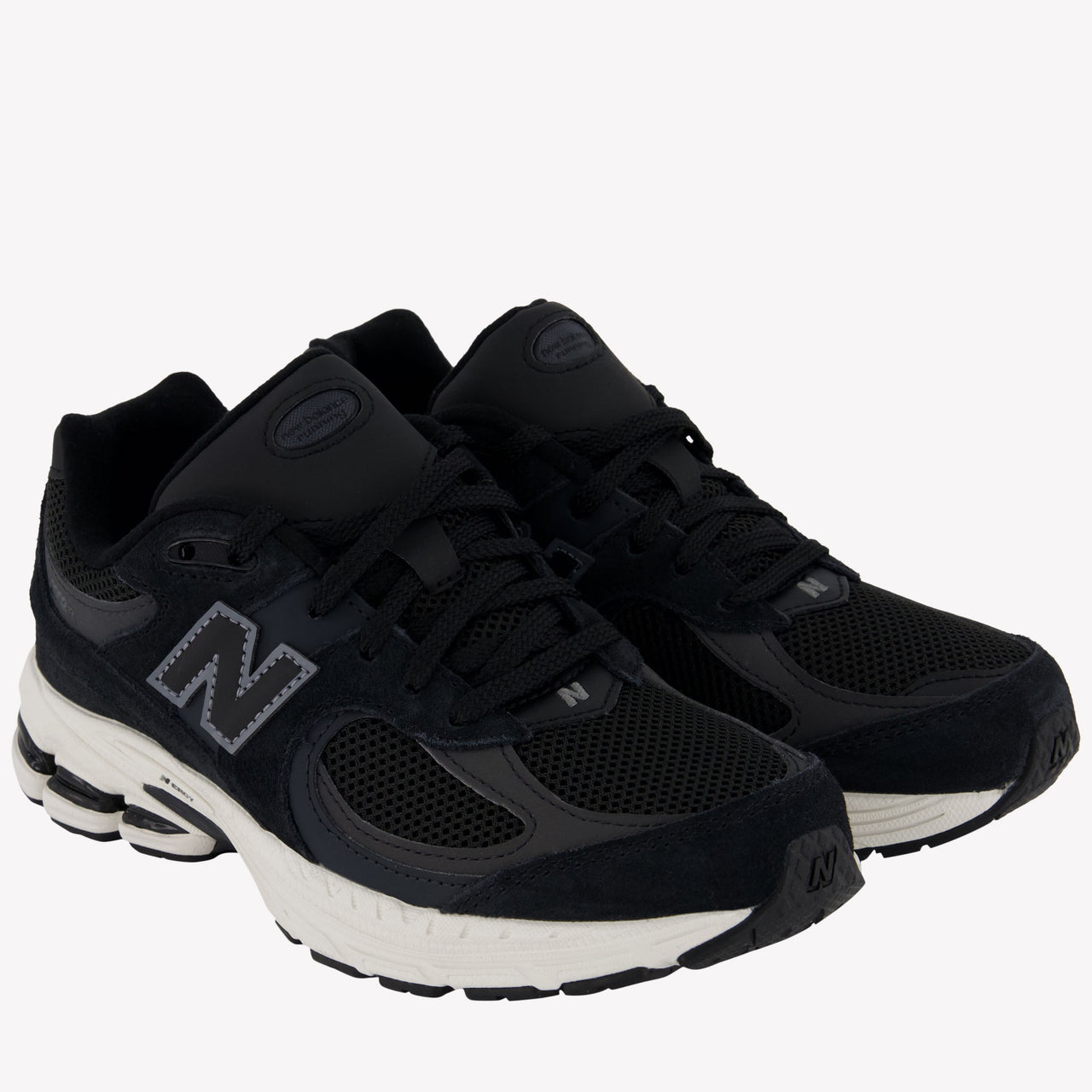 New Balance 2002 Unisex Sneakers In Zwart