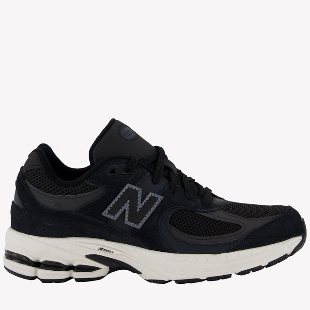 New Balance 2002 Unisex Sneakers in Black