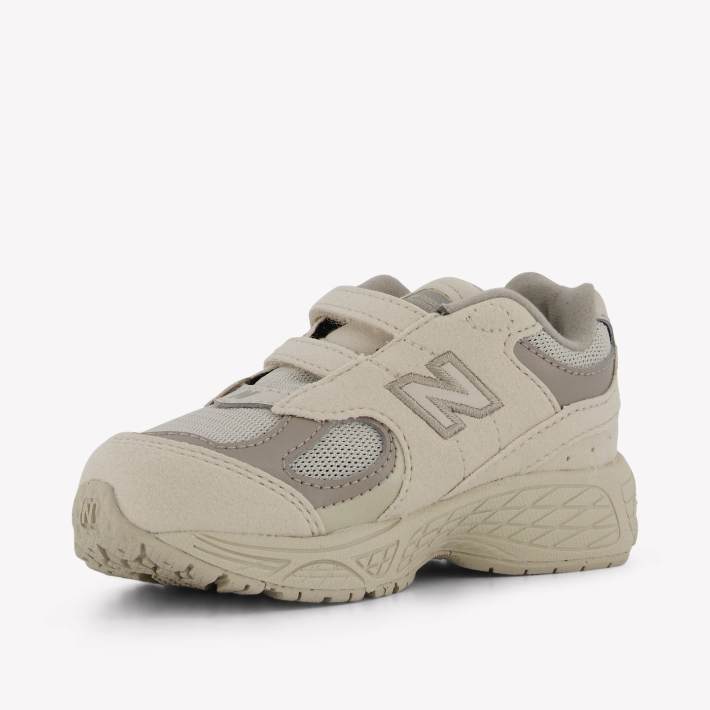 New Balance 2002 Unisex Sneakers In Beige