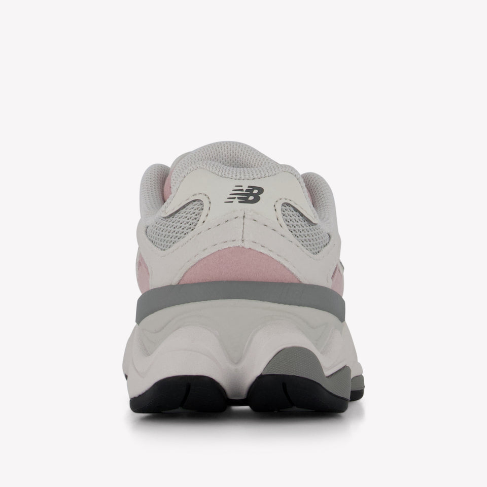 New Balance 9060 Girls sneakers in Light Pink