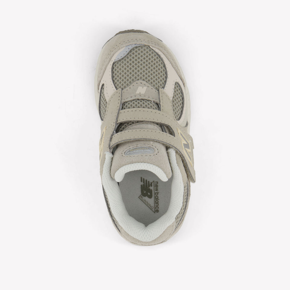 New Balance Kinder Jongens Sneakers in Creme