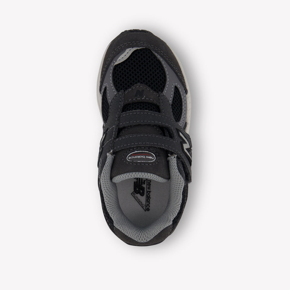 New Balance IV2002 Unisex Sneakers in Donker Grijs