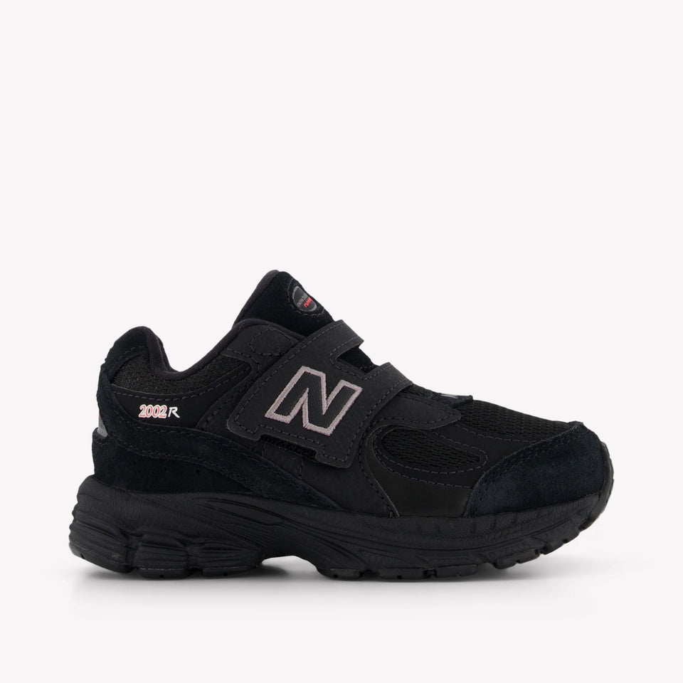 New Balance Iv2002 Unisex Sneakers  Black