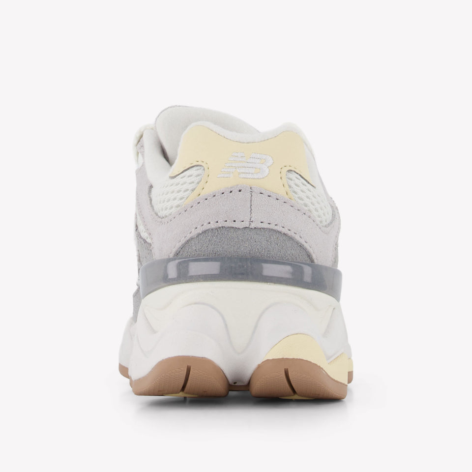 New Balance PC9060 Unisex Sneakers in Licht Grijs