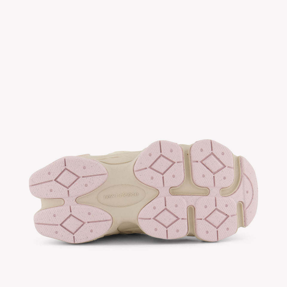 New Balance PC9060 Unisex Sneakers in Licht Roze