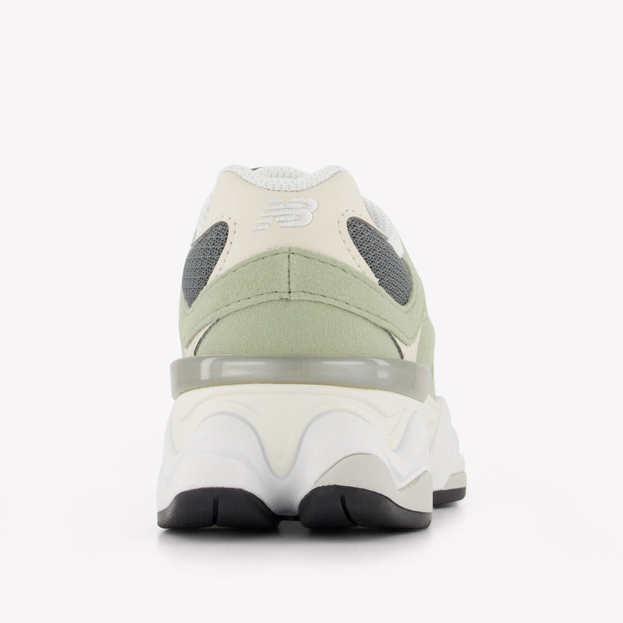 New Balance GC9060 Unisex Sneakers in Licht Groen