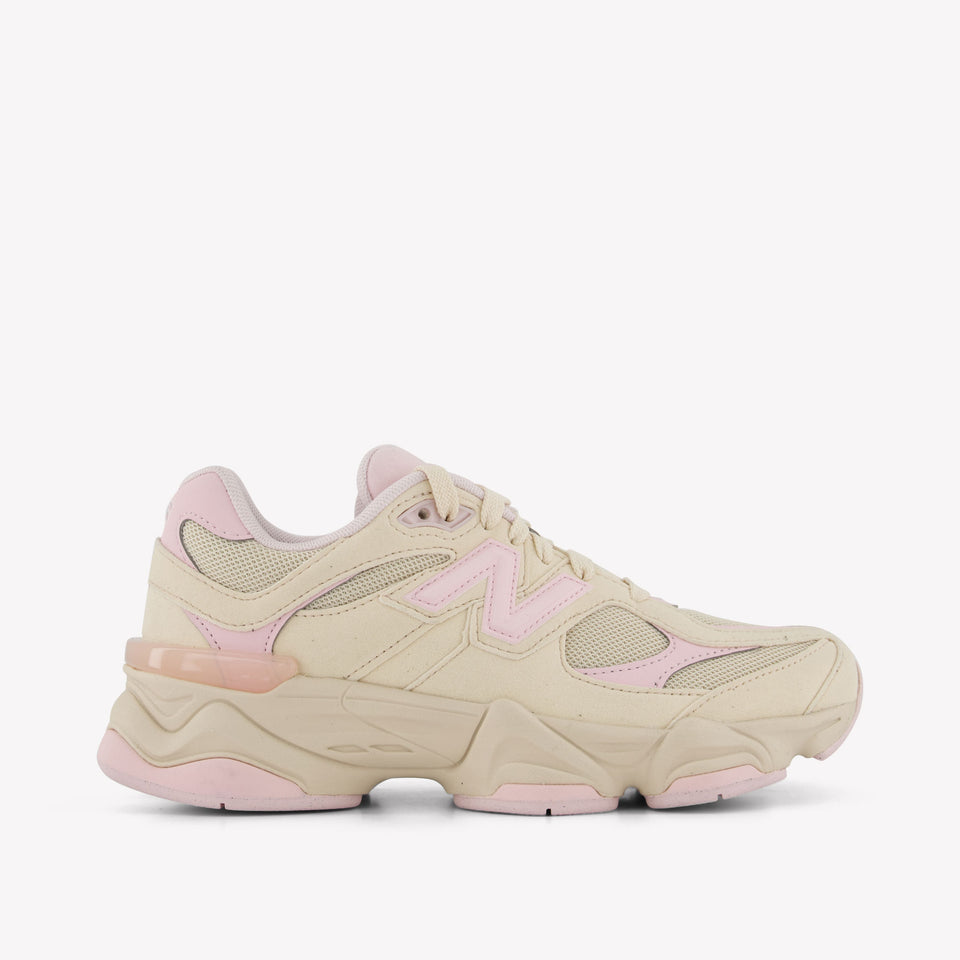 New Balance GC9060 Unisex Sneakers in Licht Roze