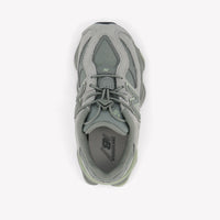 New Balance Unisex Sneakers In Light Gray