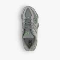 New Balance 9060 Unisex Sneakers In Licht Grijs